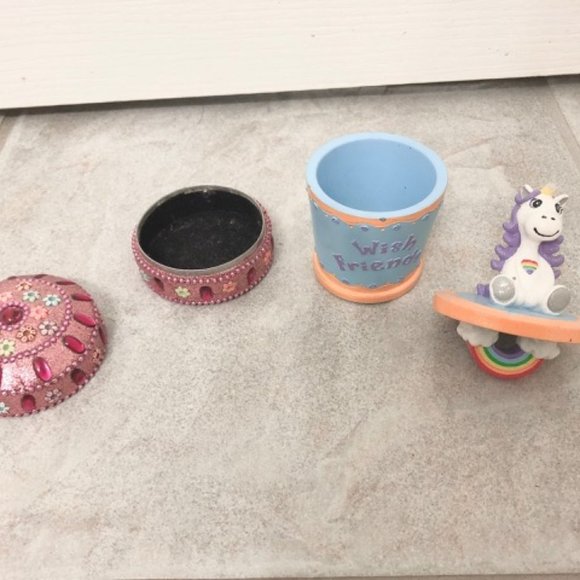 Cute Jewelry Case and Unicorn/ Rainbow Trinket - Picture 5 of 6